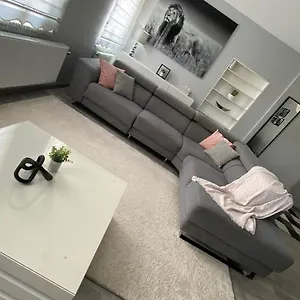 Appartement Next2airport - House Of Lions, Ransart